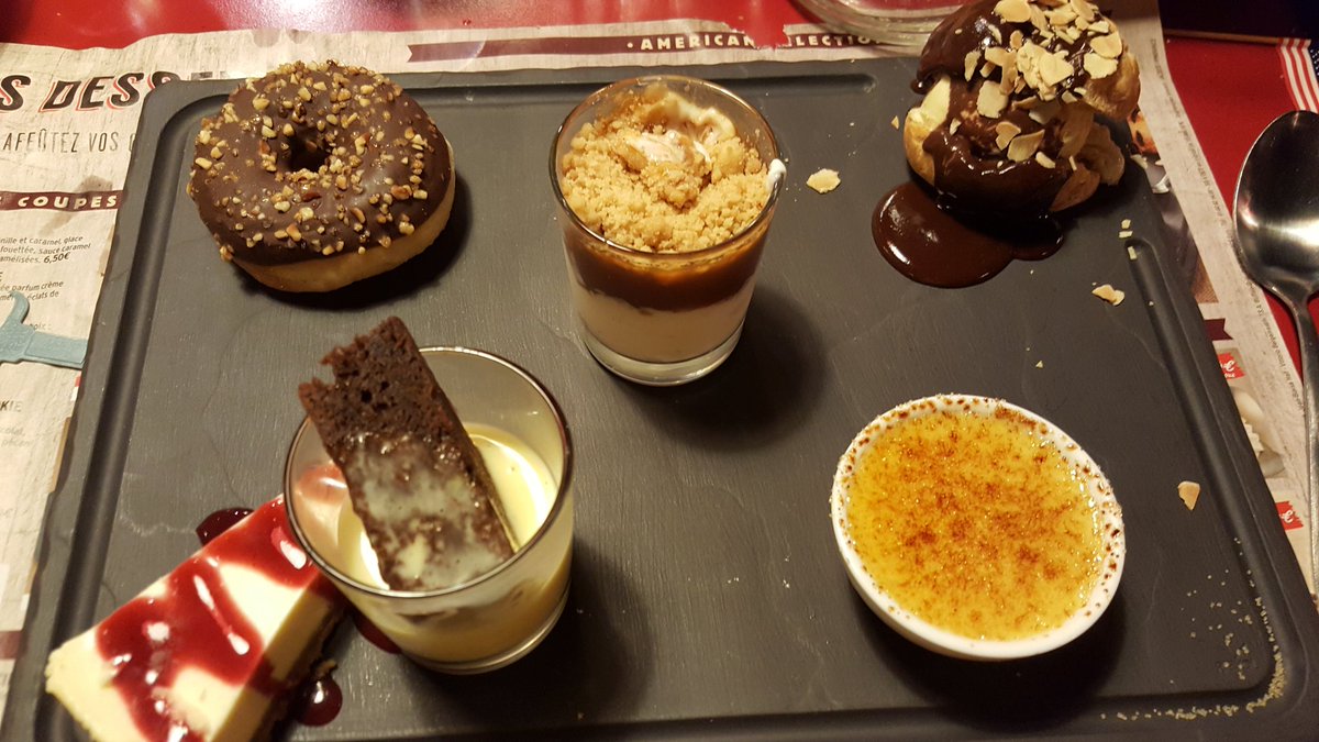 Manmelang1's tweet photo. #restaurant #dessert #miam #bonappetit #yummy ✌ https://t.co/0WxTXqaHTo