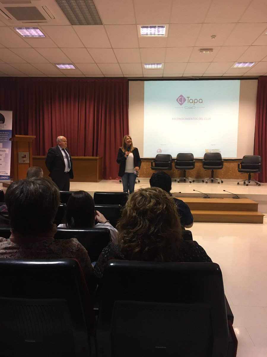 Chef_Pinochozgz's tweet photo. #expotapa2017 reconocimientos al club del @TernascoAragon ,@barcervino y @RodiFuendejalon https://t.co/x4BmMzmWU8