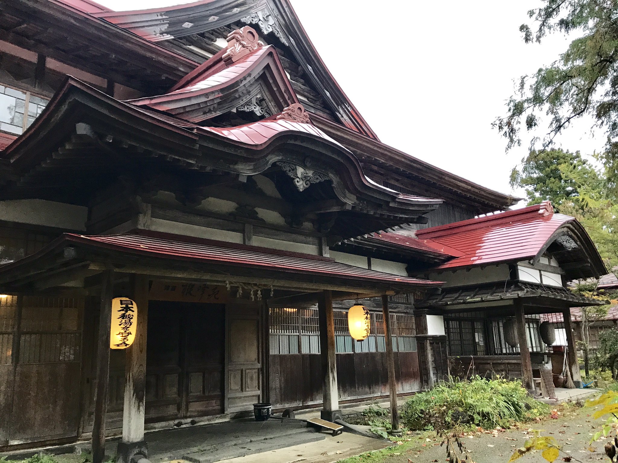 ロプロス 今夜のお宿は強首温泉にある名建築の旅館です おおお なんという威厳に満ちた重厚な建物 まるで寺社建築のよう 今からちょうど100年前の大正6年築の建物だそうで 国の登録有形文化財にもなっています T Co Fovfmjtboz Twitter ロプロス 今夜のお宿は強首温泉にある名建築の旅館です おおお なんという威厳に満ちた重厚な建物 まるで寺社建築のよう 今からちょうど100年前の大正6年築の建物だそうで 国の登録有形文化財にもなっています T Co Fovfmjtboz Twitter