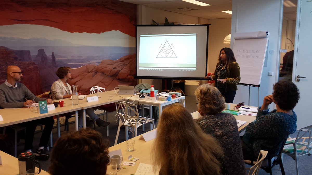 sylviascheffer's tweet photo. Goed begin van de week! Weer leuk event georganiseerd voor @DeBroekriem. Inspirerende workshop Storytelling door Waheeda  @impactstoriesNL https://t.co/DQ6SSSiYmH