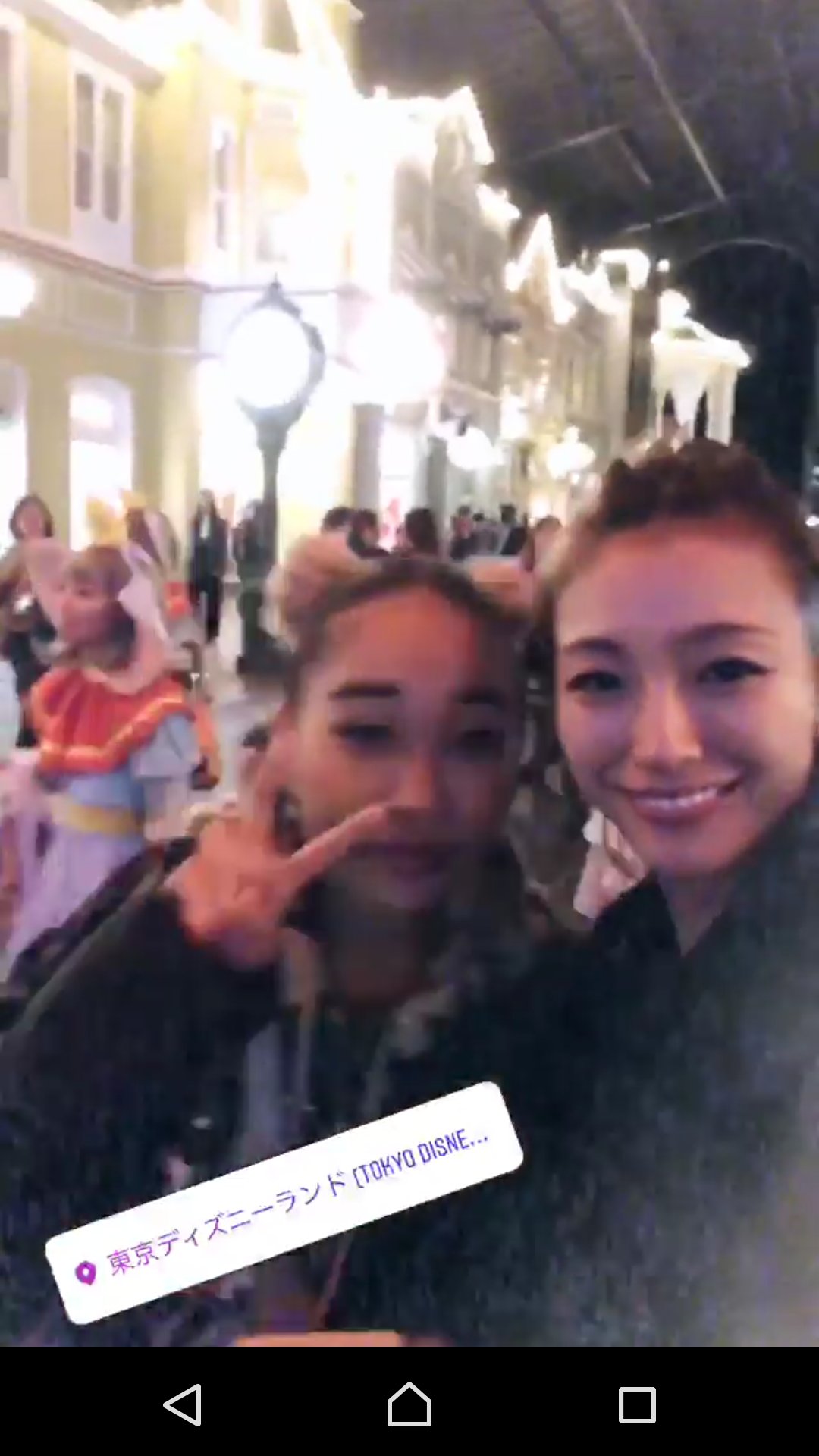 ぐりこ ディズニー離脱 本日芸能人に何人か会ったゾ 木下優樹菜さんのインスタのストーリーにダンボで映り込んでしまっていた T Co Uaoleshtgt Twitter