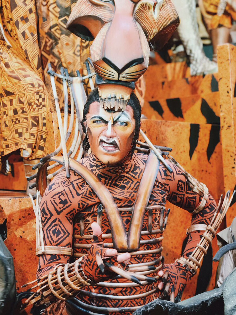 Sexto aniversario en el Rey León. Gracias a todosssss!!!  #6aniversario #reyleon #teatromusical #disney #teatrolopedevega #scar