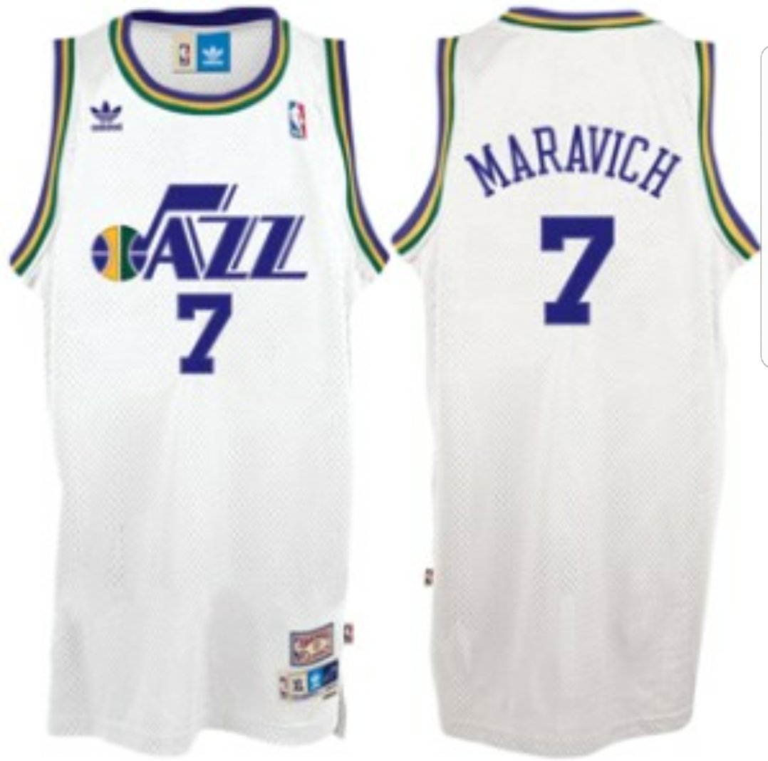 CoachPJLowman's tweet photo. 7 days until basketball season begins!
This 7 is brought to you by Pistol Pete Maravich. #hallofamer #legend #knowthegame https://t.co/XGcLEGtvS5