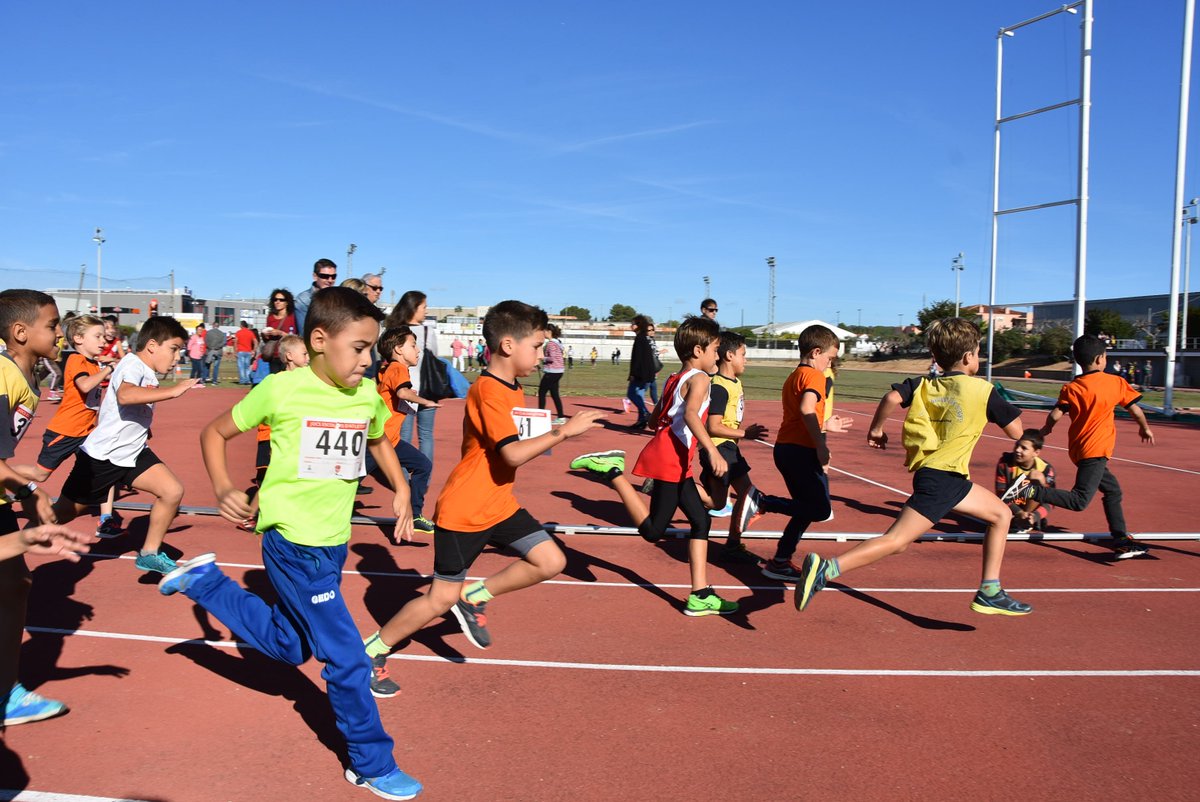 AjTorredembarra's tweet photo. 309 nens participen a la final dels Jocs Escolars d’Atletisme de #Torredembarra ▶️https://t.co/G6Q9SRMqX6 https://t.co/w55rRTapC0