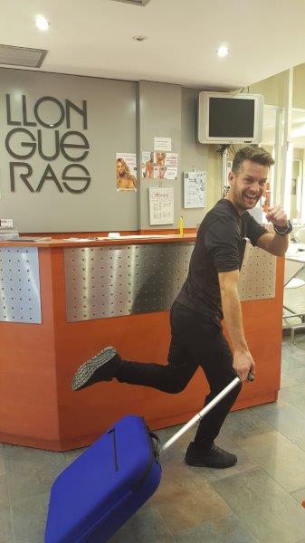 Felicidades a un grande de la peluquería: DOMINGO GARCÍA, estilista de Salamanca por sus 15 años en Llongueras. ¡y que sigas muchos más!  ❤️