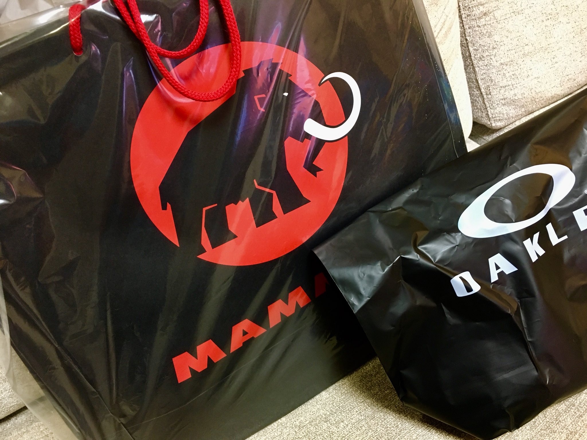 穂高 槍ヶ岳 Twitterren 昨日のお買い物品 ๑ ᴗ Mammut グレイシャーパンツ オークリーサングラス また買っちゃった 木更津アウトレットパーク マムート オークリー 買い物でストレス発散