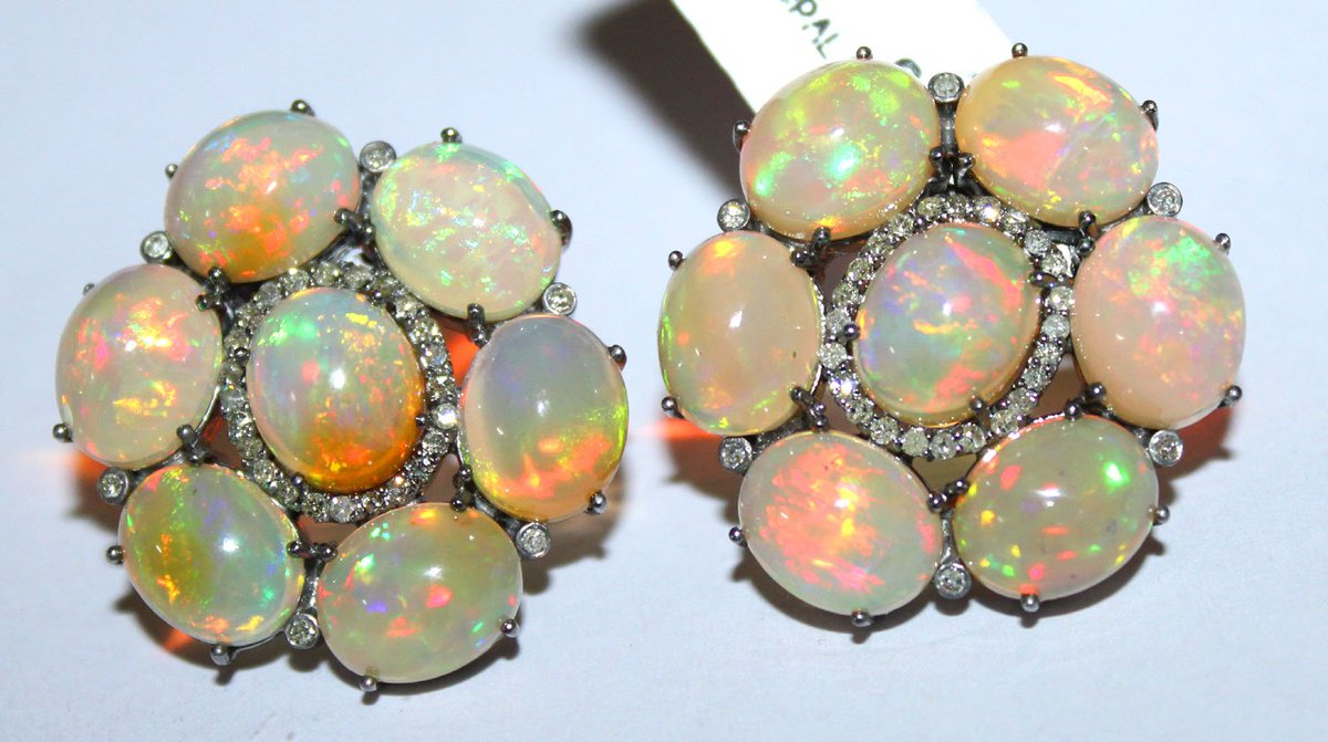 memoria98's tweet photo. Awesome #ethiopianopal #gemstone #diamond #earring #opalearring #diamondearring #gemstoneearring https://t.co/kfFFjqFnZ7 +91-7357229656 https://t.co/IZY4f707wx