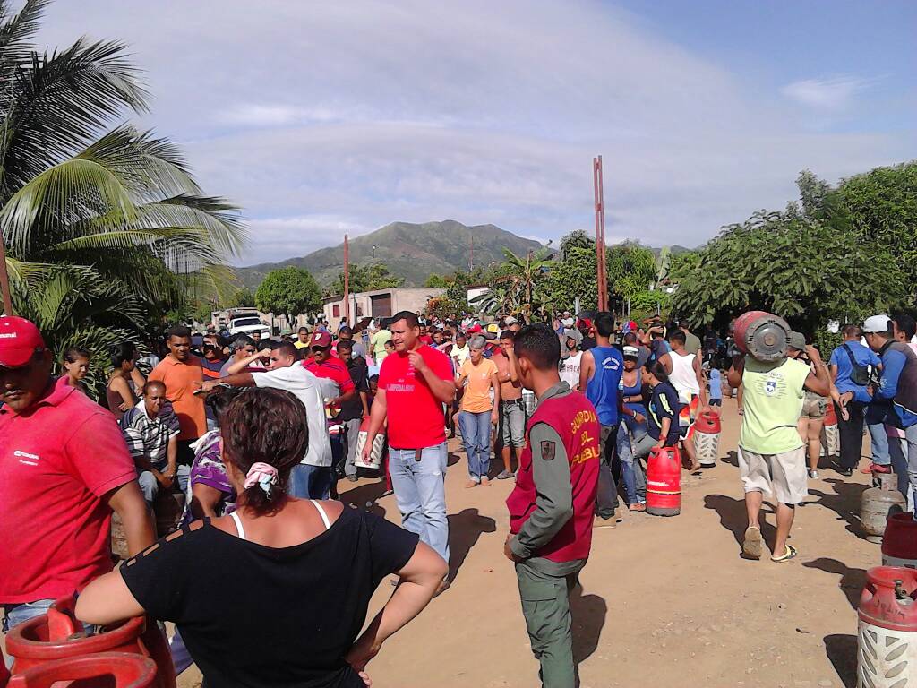 Pdvsagas_DDSS's tweet photo. Mas de 1500 flias beneficiadas este fin de semana con gas doméstico en varios Sectores de San Juan de los Morros https://t.co/CDRJQAmtAy