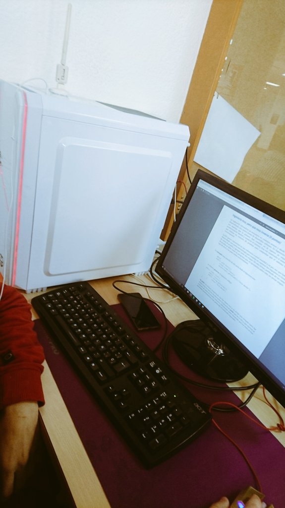 daiesicr's tweet photo. Hay algunos estudiantes que han optado por traer la torre, están como si estuvieran en casa. #HackatonESI #Talentum https://t.co/MPKNdkI5ly