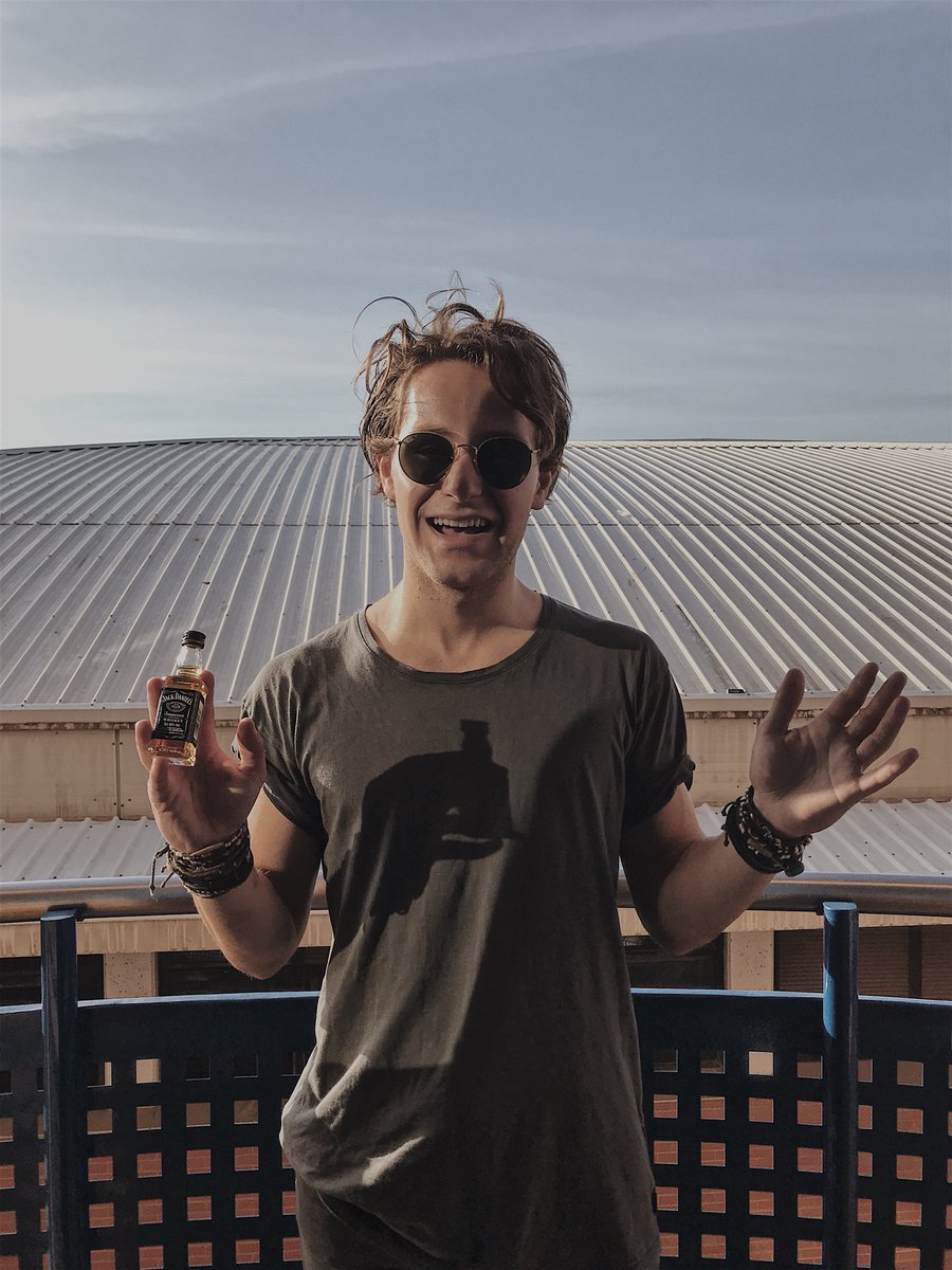 EarlyHoursBand's tweet photo. We’re traveling alone for our International Tour but we’ve got Traveling Jacks for company! Jake’s going 🇪🇸—>🇬🇧. #JackTravels #JakeTravels https://t.co/44WUkVxZ5k
