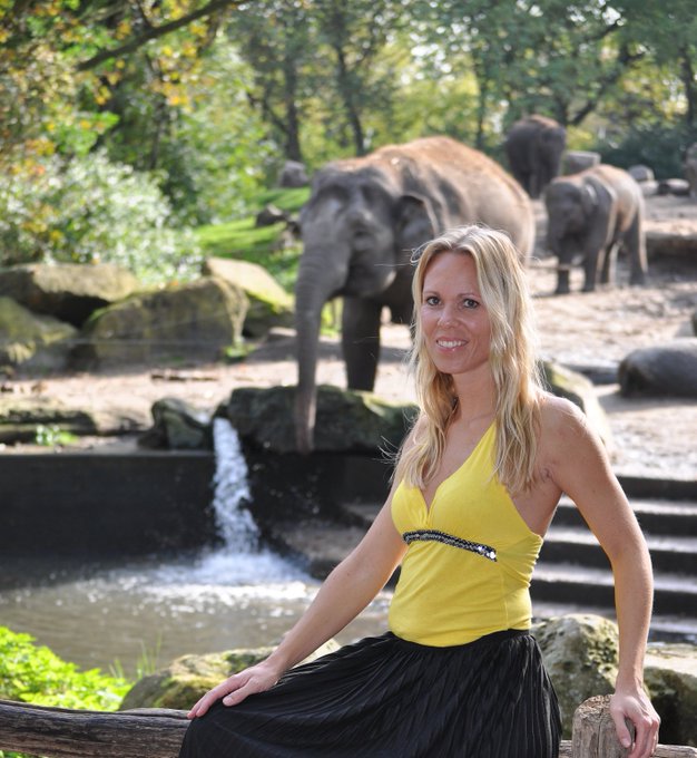 dit was de laatste mooie zomerdag in nederland #summer #holland #barefeet #fashion #model #blijdorp #rotterdam<a href="/tag/model"class="tags"><span>#model</span></a><a href="/tag/fashion"class="tags"><span>#fashion</span></a><a href="/tag/summer"class="tags"><span>#summer</span></a><a href="/tag/holland"class="tags"><span>#holland</span></a><a href="/tag/barefeet"class="tags"><span>#barefeet</span></a><a href="/tag/rotterdam"class="tags"><span>#rotterdam</span></a>