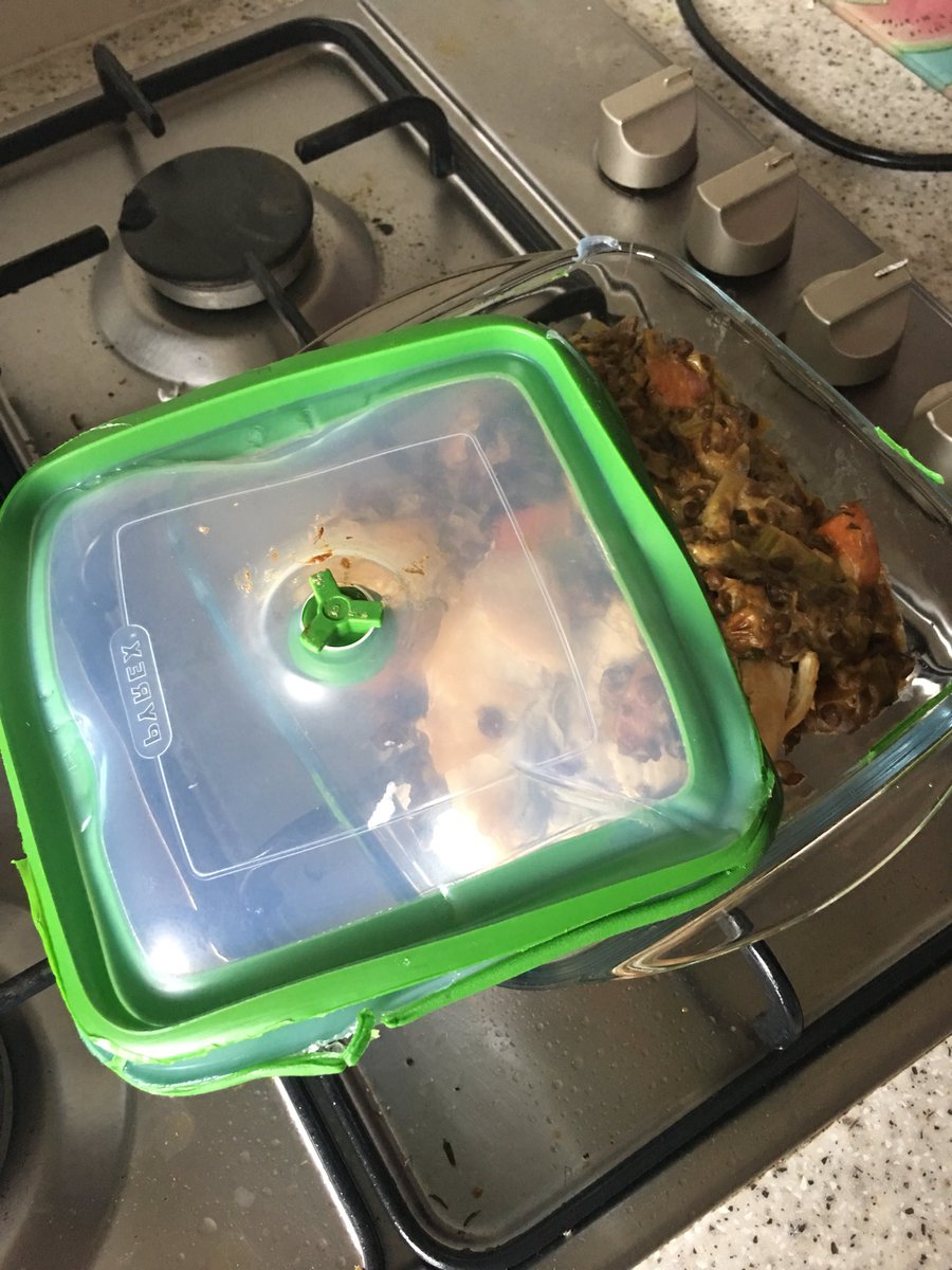 getsneaky's tweet photo. @PyrexUKOfficial ignor the dirty hob but whats happened here?? 3mins in the microwave and its melted??? First time use too!! #KitchenFAIL https://t.co/PSpJKcKEJi