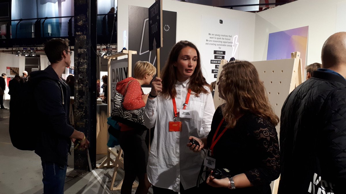 BasGeleijns's tweet photo. Inspirerende #trendtour gehad met studenten minor #FI2PW3DP  van @OBJEXLAB in @Klokgebouw tijdens @dutchdesignweek , het was erg interessant https://t.co/xs1YMsg6YS