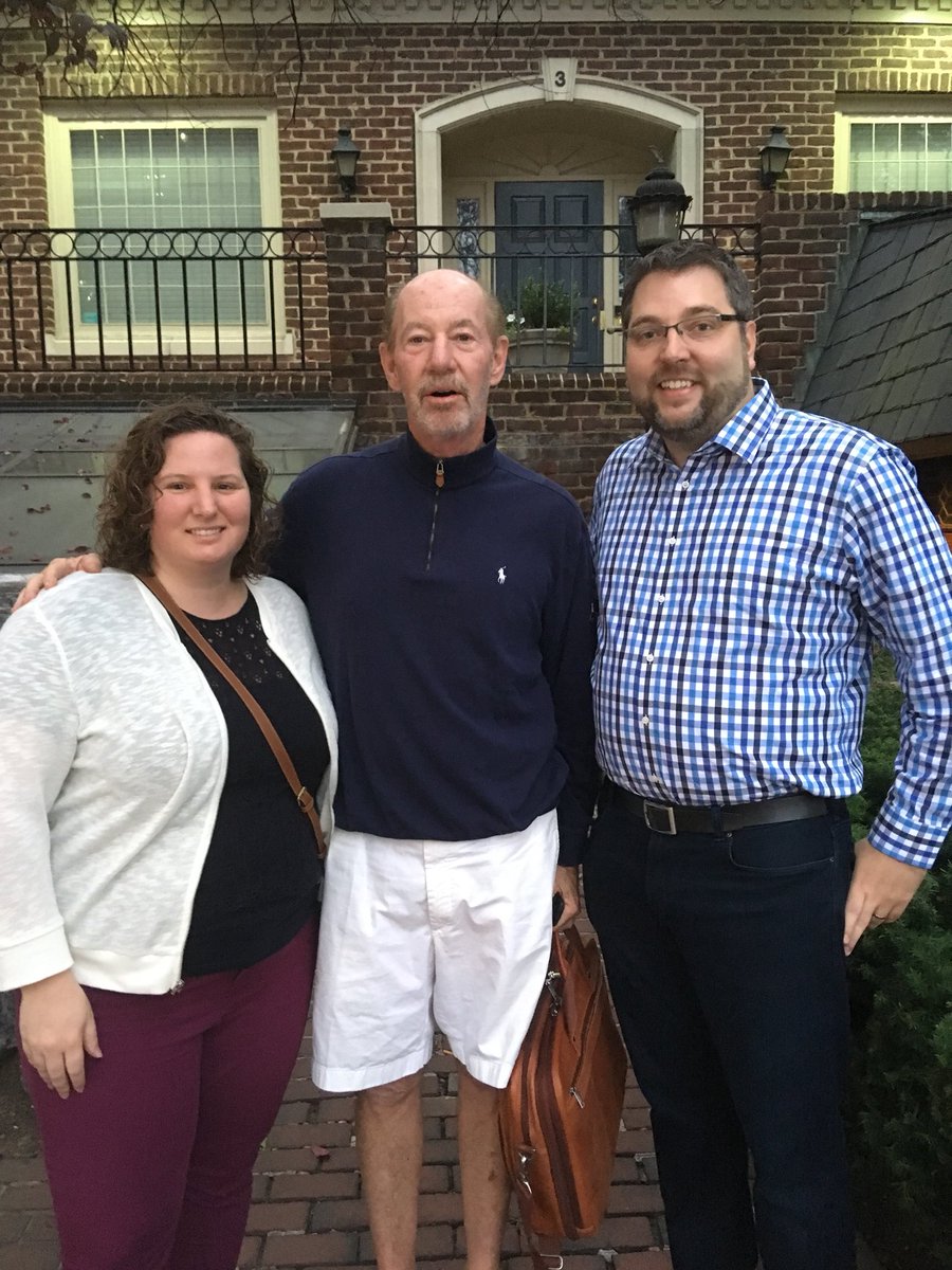 joshabner's tweet image. Sometimes all it takes is an old orange bald man coming to work to make all your dreams come true. @ThisShowStinks #LoyalLittle #LaCheeserie