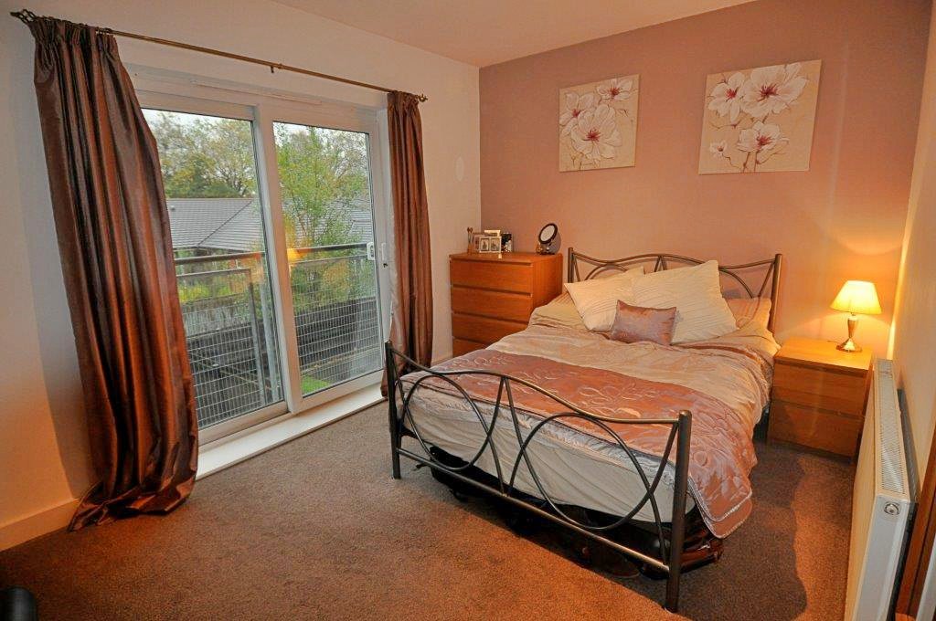 Property of the week goes to this stunning property on Georgia Avenue #WestDidsbury rightmove.co.uk/property-to-re…