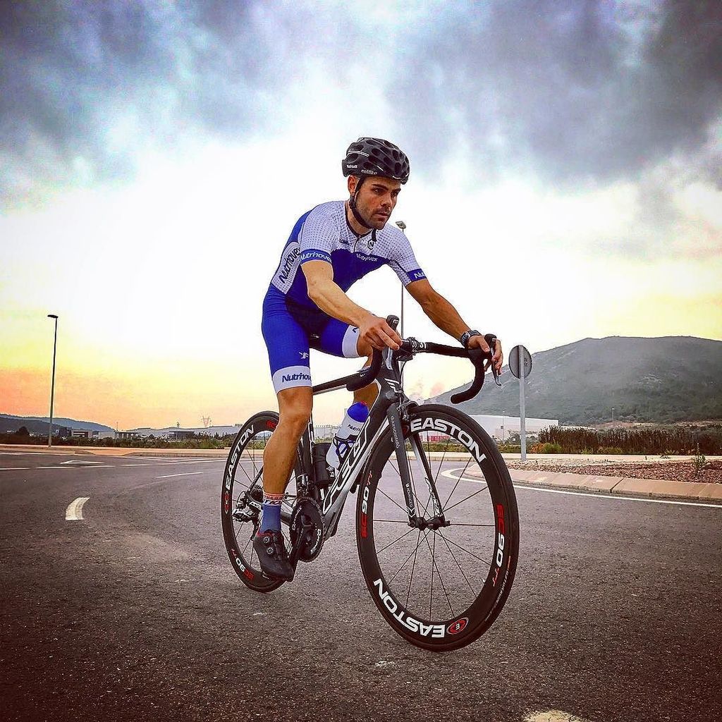 andresmb88's tweet photo. Arrancamos pretemporada con la ayuda de los de siempre! @nutrinovex @ximocatalan @rrthreads y con alguna novedad 🙈… https://t.co/syJzoTR2U1 https://t.co/p19FYaH1aP