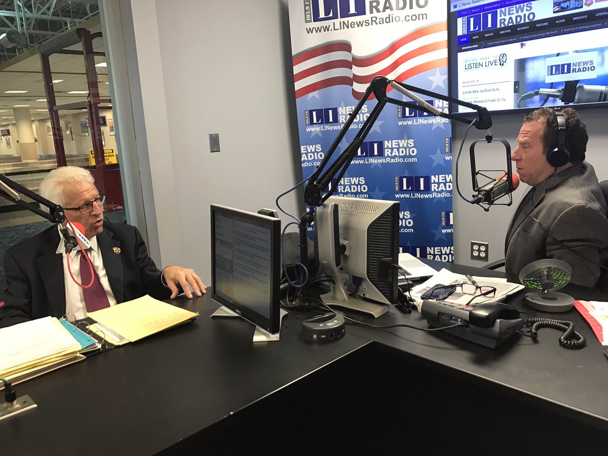 RayPerini's tweet image. LIVE on the Radio ! @linewsradio