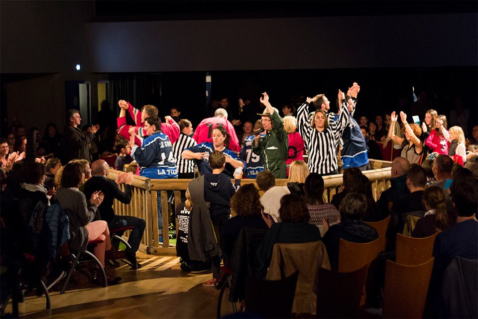 C'était bieeeeen ! D'autres photos à venir ;) <a href="/TilaTribu/">La Tila</a> à L'Huisserie avec les Impropos de Saint-Pierre-des-Nids !
#théâtre #improvisation