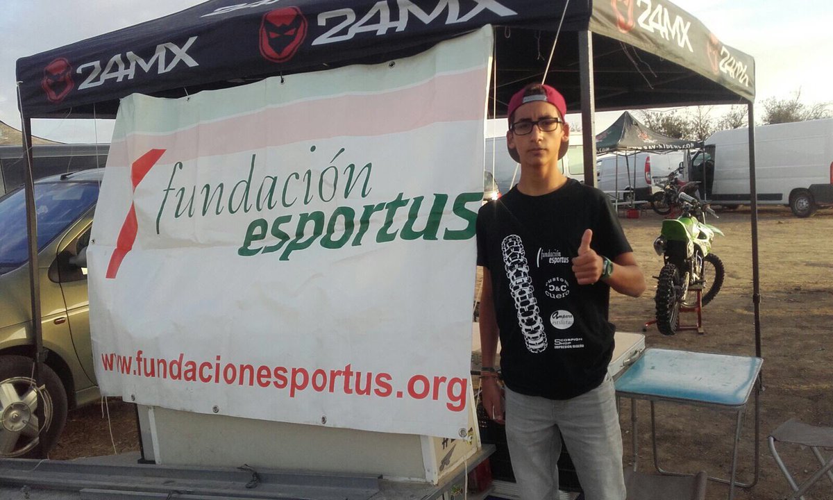 FundEsportus's tweet photo. @FundEsportus #deporte #motocross #valores #wor-racing #educación #circuitomx6d2 #casarrubiosdelmonte #225cc #Ismael95 #fundacionesportus https://t.co/wHL7LbJeeH