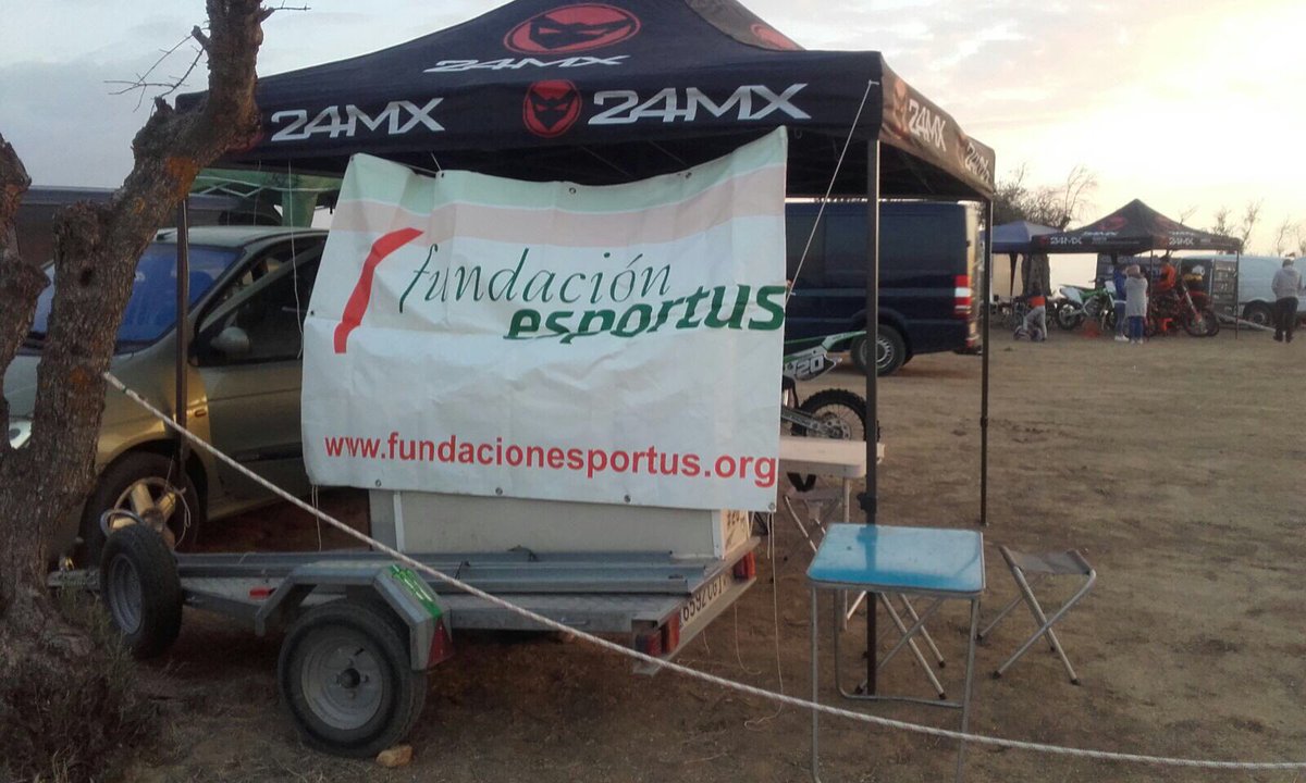 FundEsportus's tweet photo. @FundEsportus #deporte #motocross #valores #wor-racing #educación #circuitomx6d2 #casarrubiosdelmonte #225cc #Ismael95 #fundacionesportus https://t.co/wHL7LbJeeH