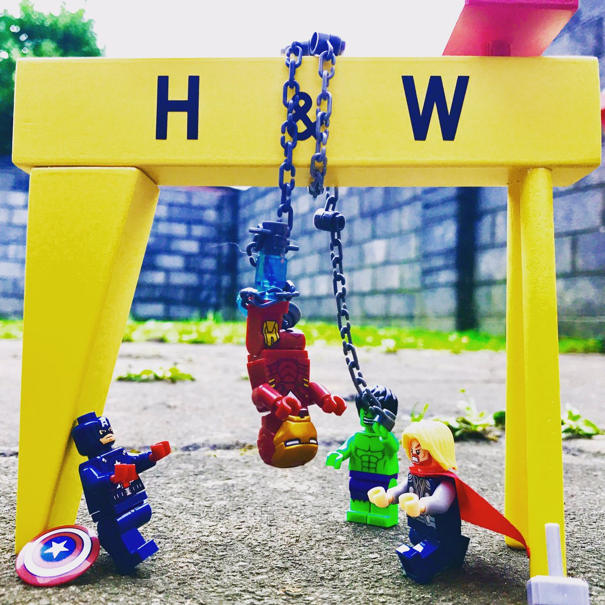 MugginsandCo's tweet photo. 🏗 Unsurprisingly, Hulk's homemade bungee jump had not gone according to plan... #mugginsandco #belfast #harlandandwolff #titanicquarter https://t.co/aYfbeMDQ5p