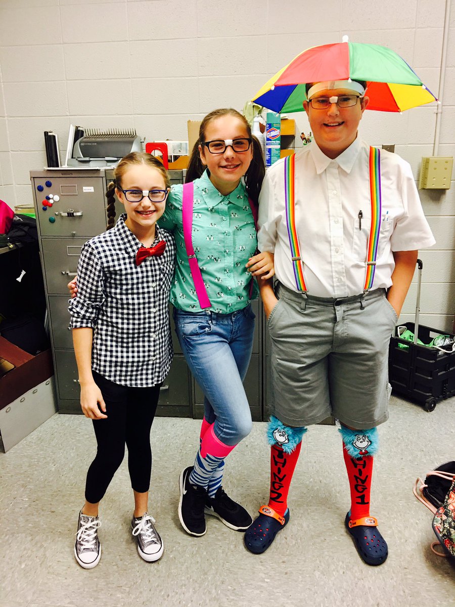 SpartansMSLib's tweet photo. Red Ribbon Week: Nerd Day! #SpartansSayNo https://t.co/kWpHmAxK5J