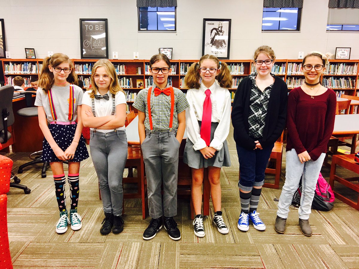 SpartansMSLib's tweet photo. Red Ribbon Week: Nerd Day! #SpartansSayNo https://t.co/kWpHmAxK5J