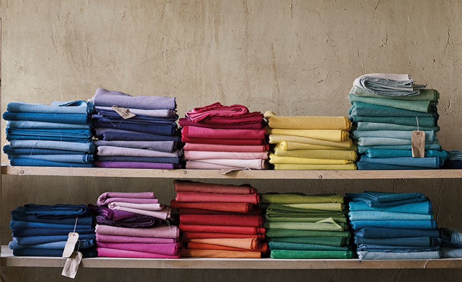 drooling a little over @Romo_Fabrics new linens range ow.ly/GiKS30g4061