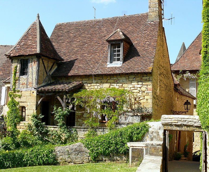 MonumentsApp's tweet photo. Maison, Sarlat-la-Canéda, Dordogne https://t.co/agaGjr1sM9 #SarlatlaCanéda #Dordogne https://t.co/WtG91mzcZD