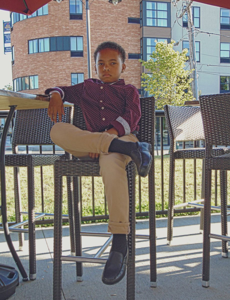 Youngryda18's tweet photo. Young business man modelliferzon https://t.co/bTiWzJ74fC