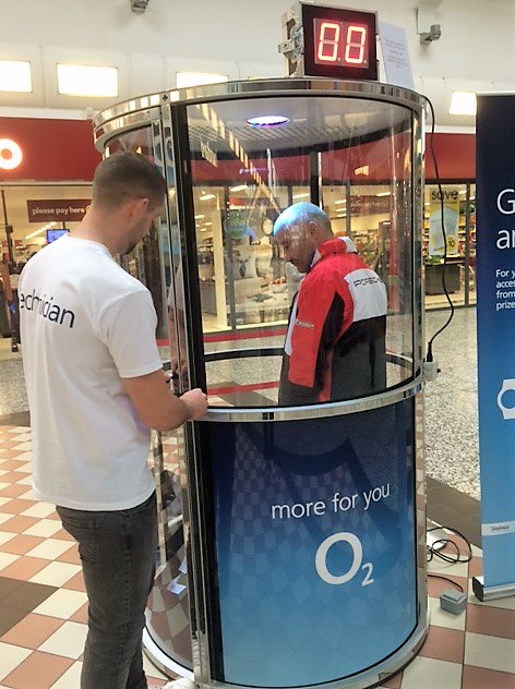 AnnSavvaGroup's tweet photo. O2 Prize Grabber Angel @CrossgatesSC  this weekend #fun #o2 #prizes #games #shopping #o2stores #winners https://t.co/TCs3jqInRI