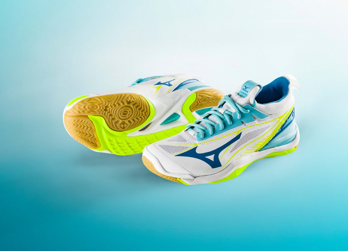 championes mizuno