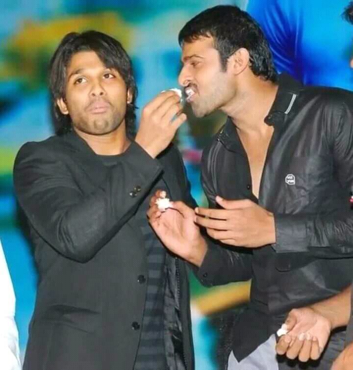 Pawankalyan_00's tweet photo. #HBDDarlingPrabhas
Aa 😂😂😂 https://t.co/WtMUhoLFVf