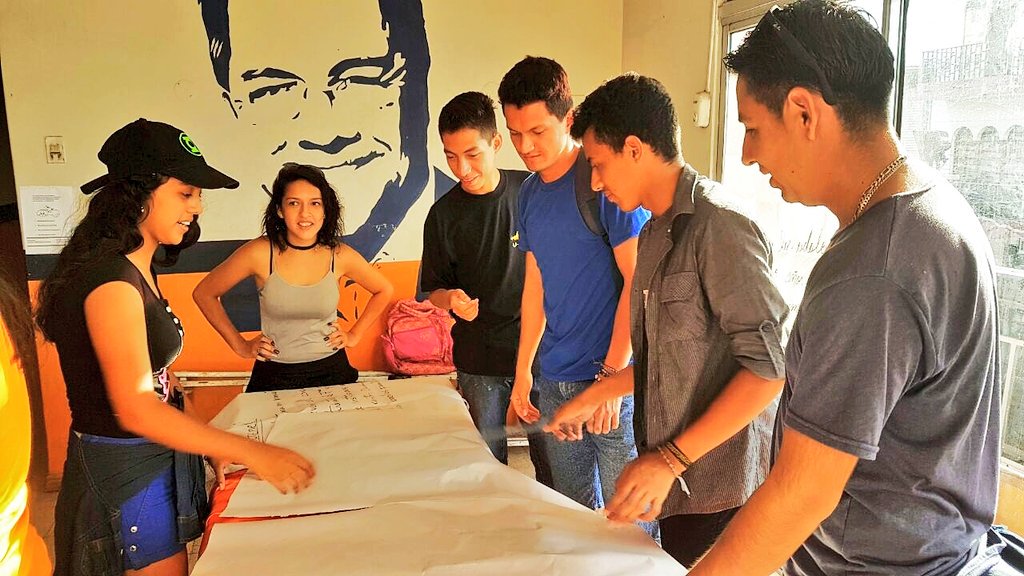 cendemocratico's tweet photo. Los jóvenes son los protagonistas del gran proyecto que servirá socialmente a la comunidad del cantón #Durán. Trabajamos #UnidosyOrganizados https://t.co/l8e0i1nSz8