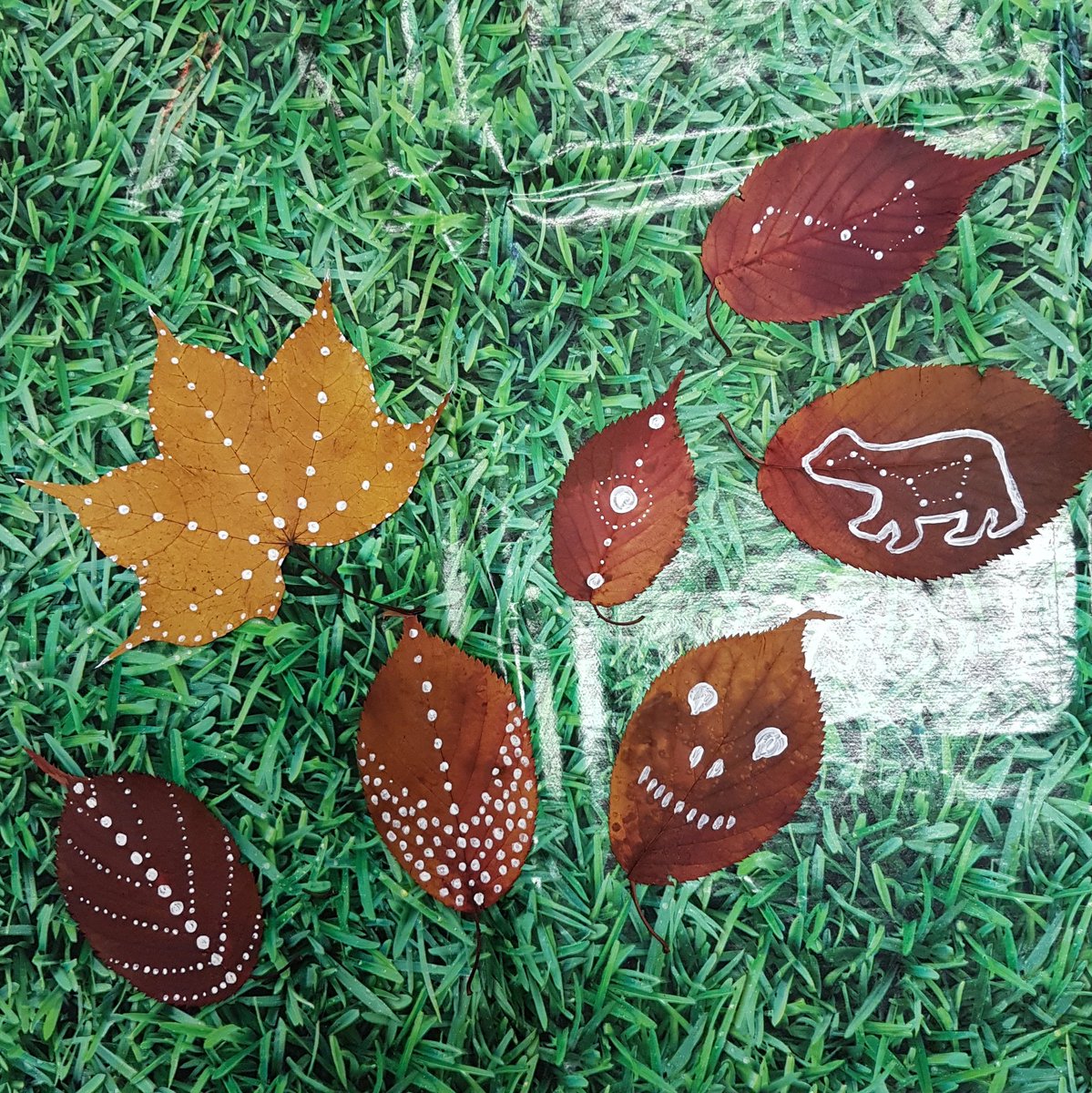 Some of the Halloween crafting we got up to in yesterdays yoga and crafts workshop with @green_squirrel_cdf #yoga #crafting #halloween