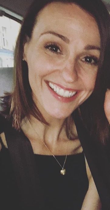 SuranneJones78's tweet photo. What a babe https://t.co/aBH4gRJ5XH