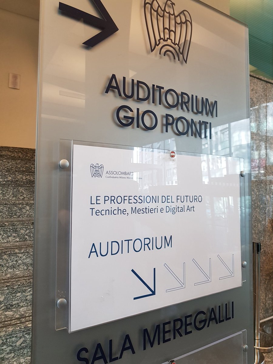 GrossoAndy's tweet photo. Oggi sono in @Assolombarda dove si discuterà delle professioni del futuro  #Comunicazione @mazzei_ale https://t.co/sbchyhE4fK