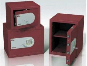 AnloarSeguridad's tweet photo. Servicio de #alquiler de #cajasfuertes en diferentes tamaños y modelos ¡Consúltanos sin compromiso! 👍🏻 #beanloar https://t.co/zjH2i5Bf7F https://t.co/3s5NFF85ft