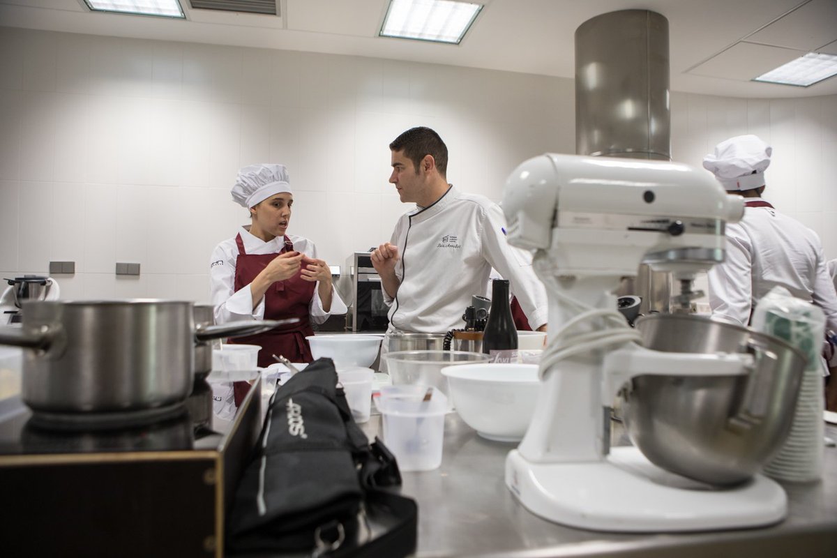 bculinary's tweet photo. Comienza el #MasterBCC Cocina Dulce, técnicas de vanguardia aplicadas al mundo dulce para crear postres que estimulan todos los sentidos! https://t.co/YuS4HNUqIW