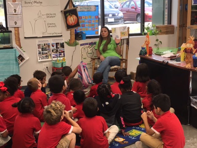 PitscoEdFarmer's tweet photo. First graders at @hpsaustin Cedar Park hear the story from Ms. Witt before building model tree houses in @pitscoed #STEMUnit. Soar Eagles! https://t.co/oNqHsopUWJ