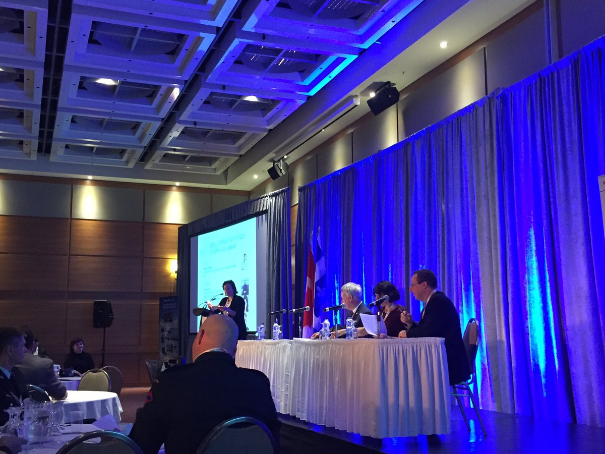 MmottaV's tweet photo. Présentation de la nouvelle politique de la défense canadienne #SymposiumDS https://t.co/PFePhuZVLP
