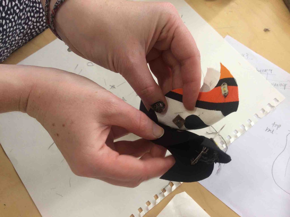 Creative_Dundee's tweet image. The @MakeShiftDND Dundee workshop invites you to a creative space to make fun &amp;amp; interactive e-textiles! 
creativedundee.com/2017/10/makesh…