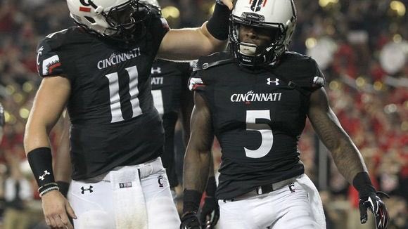 D_Mckinney5's tweet photo. Blessed and Honored to say I’ve received my 2nd offer from the University of Cincinnati! #CinCityPride #Bearcats https://t.co/59TL7bg9cn