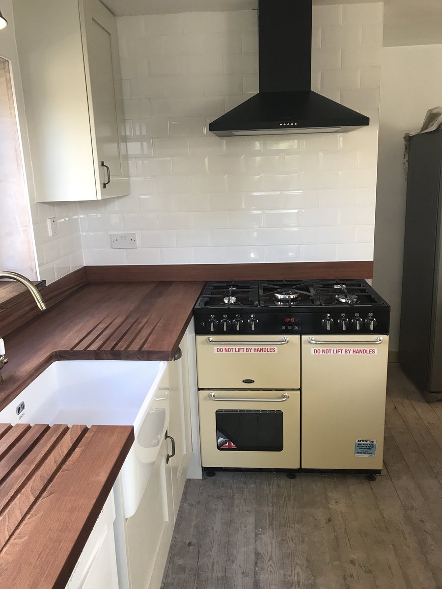 MeehanProperty's tweet photo. Kitchen we have done #kitchen #soildwoodworktops #joinery #kitchenideas #followusonfacebook https://t.co/zPbljKZJMS