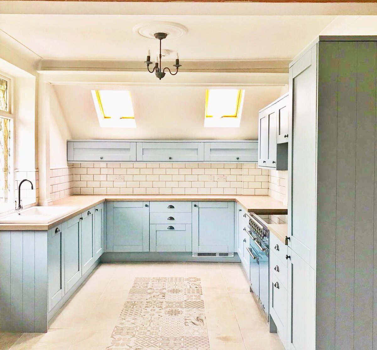 MeehanProperty's tweet photo. Kitchen we have done #kitchen #countrykitchen #joinery #bluekitchen #kitchenideas #followusonfacebook https://t.co/QyWwQxh60Y