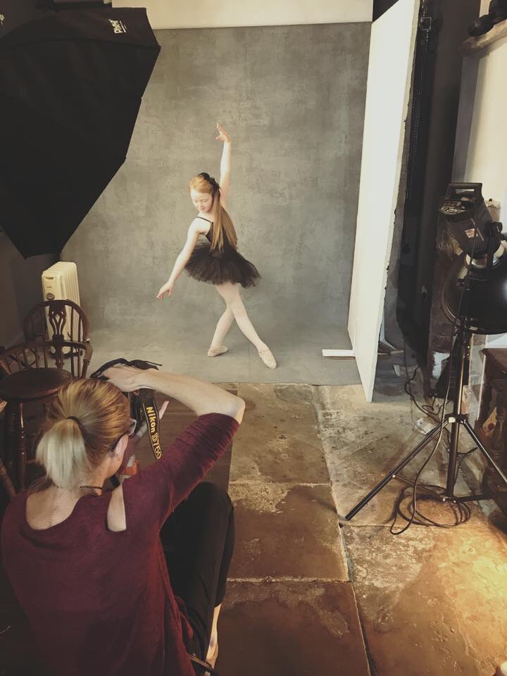 MeehanProperty's tweet photo. My little ballerina #ballet #ballerina #balletdancer #moorlandballet #theatre #sunbeam #panto #4years #elainepaige https://t.co/5iN5T7bILo