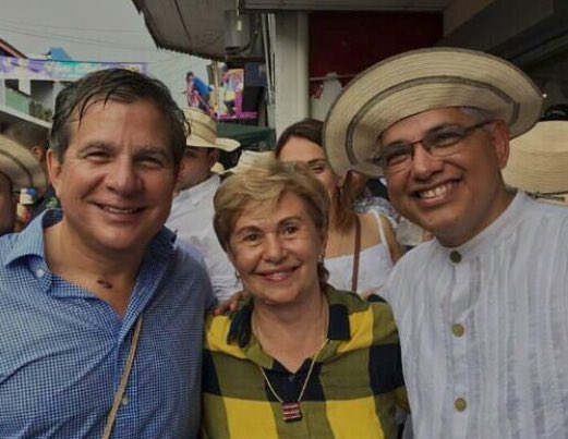 ElGallinazo's tweet photo. A veces pienso que Blandon lleva chance pero luego veo esta foto y recuerdo como son todos los gobiernos panameñistas y se me pasa. https://t.co/LKabpb06jv