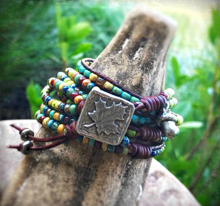 BlueMoonShops's tweet photo. #TisTheSeason to #treatYourself to a beautiful hand beaded bracelet before the #holidayMadness begins! #shopLocalILM #shopWilmington #shopBM https://t.co/pRkK0pEbn1