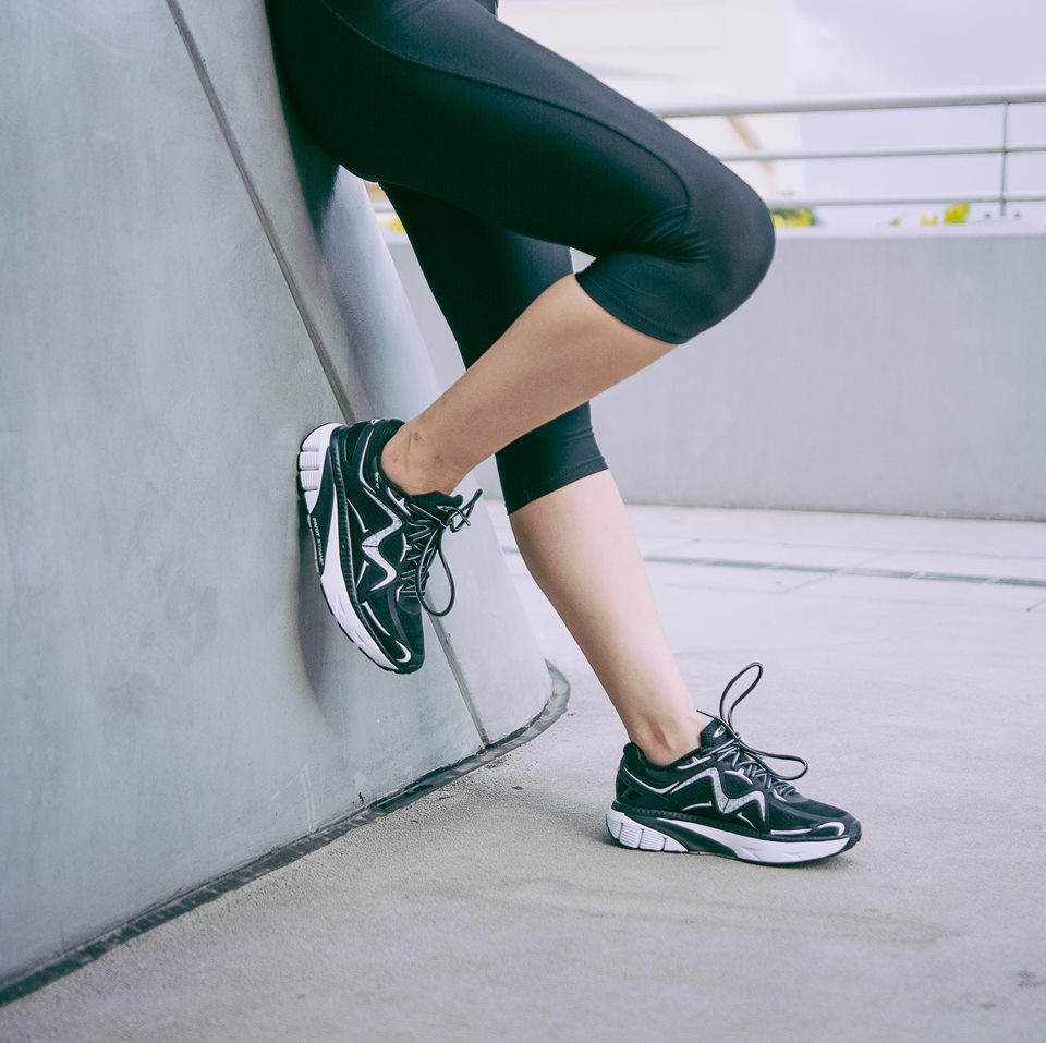 MBTShopUK's tweet photo. Start off the week on the right foot. Running with the #Zee17 is like #running on clouds: https://t.co/UGZU4BjU19 #marathon #runningshoes https://t.co/EhCeiBJLcT