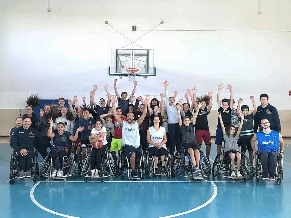 Il basket in carrozzina nelle #scuole con la <a href="/Briantea84/">Briantea84</a>! 🙌

#WBItalia🏀 #WheelchairBasketball